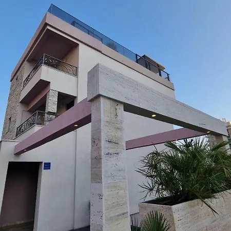 Skypool 77 With Private Pool