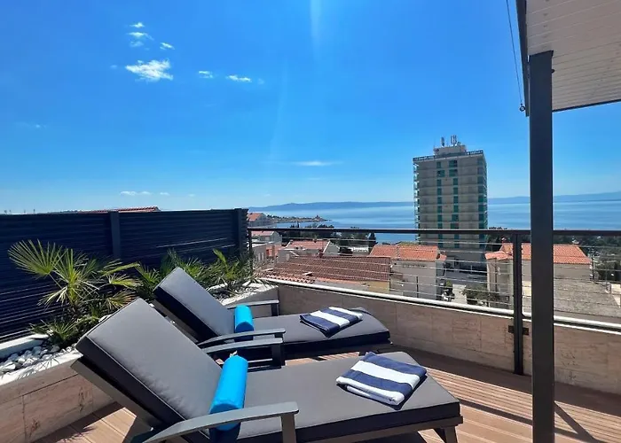 Skypool 77 With Private Pool Makarska