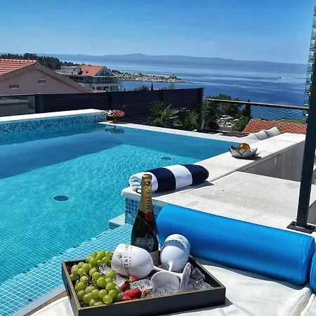 Skypool 77 With Private Pool Apartment Makarska