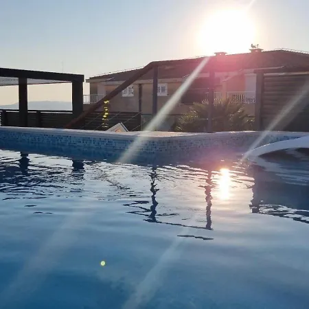 Skypool 77 With Private Pool Makarska
