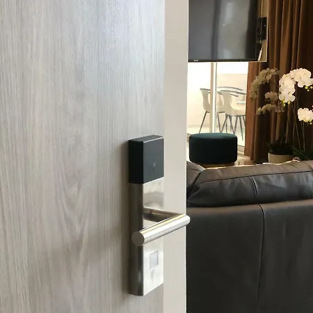 Skypool 77 With Private Pool דירה *