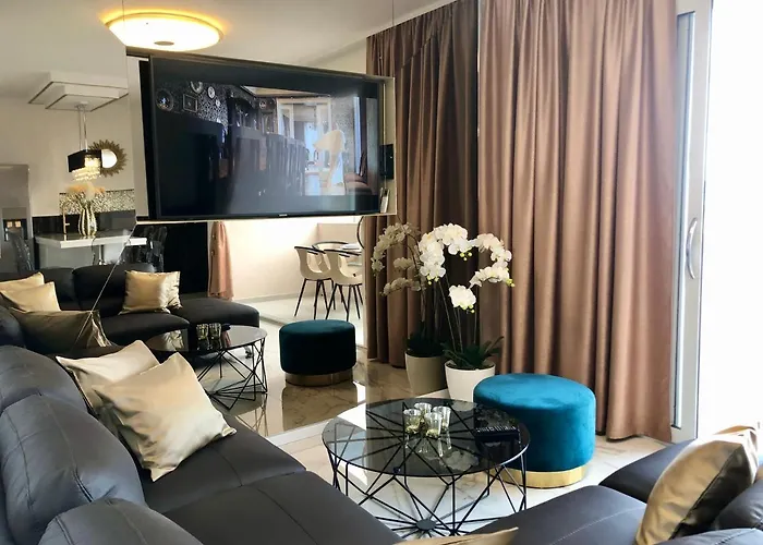 Skypool 77 With Private Pool Apartment Makarska