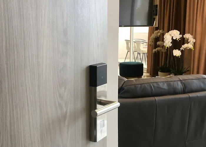 Skypool 77 With Private Pool Apartment *